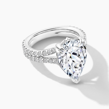 Engagement Collections Engagement Rings in Platinum/Palladium containing Diamond 446114