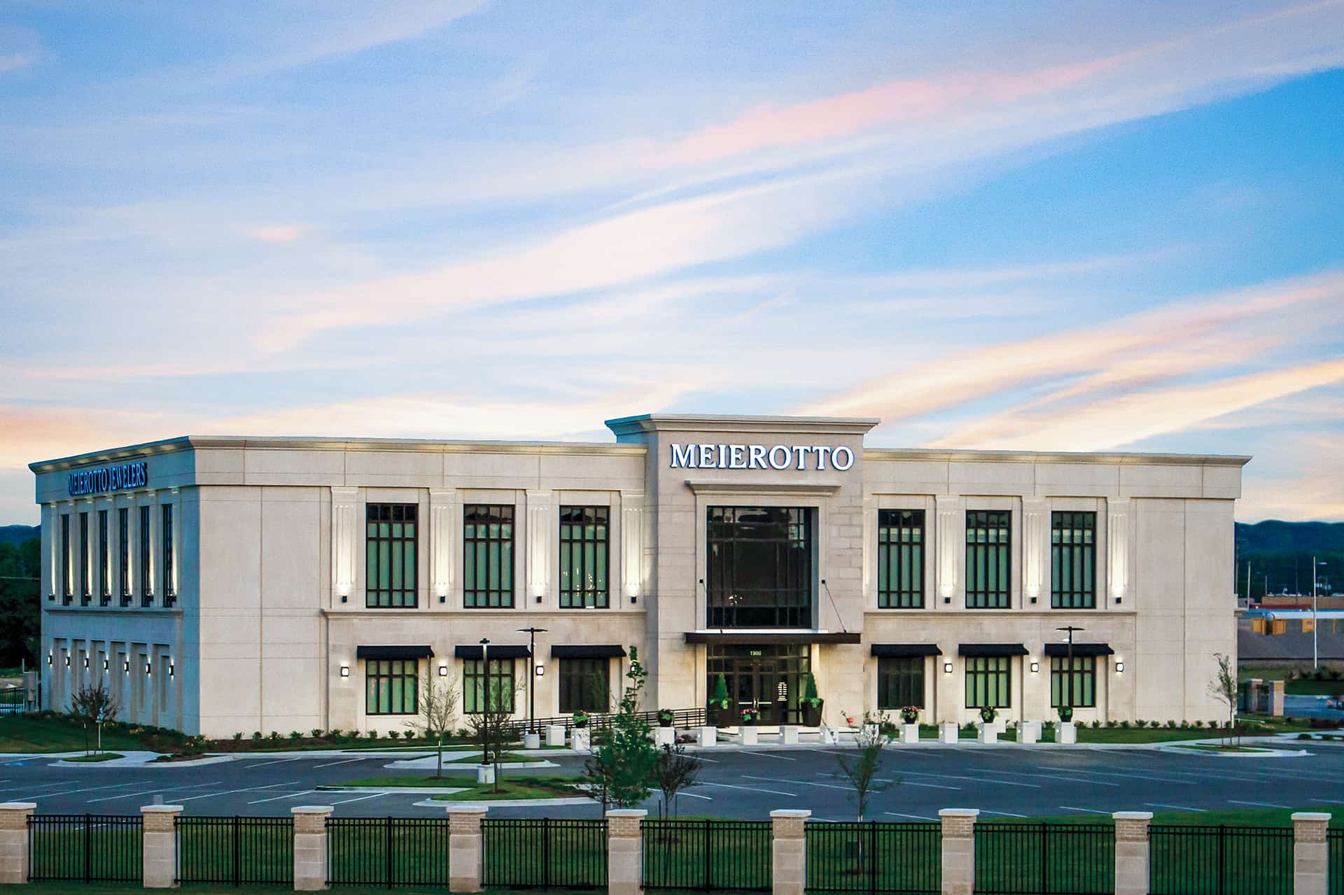 1900 Diamond Parkway