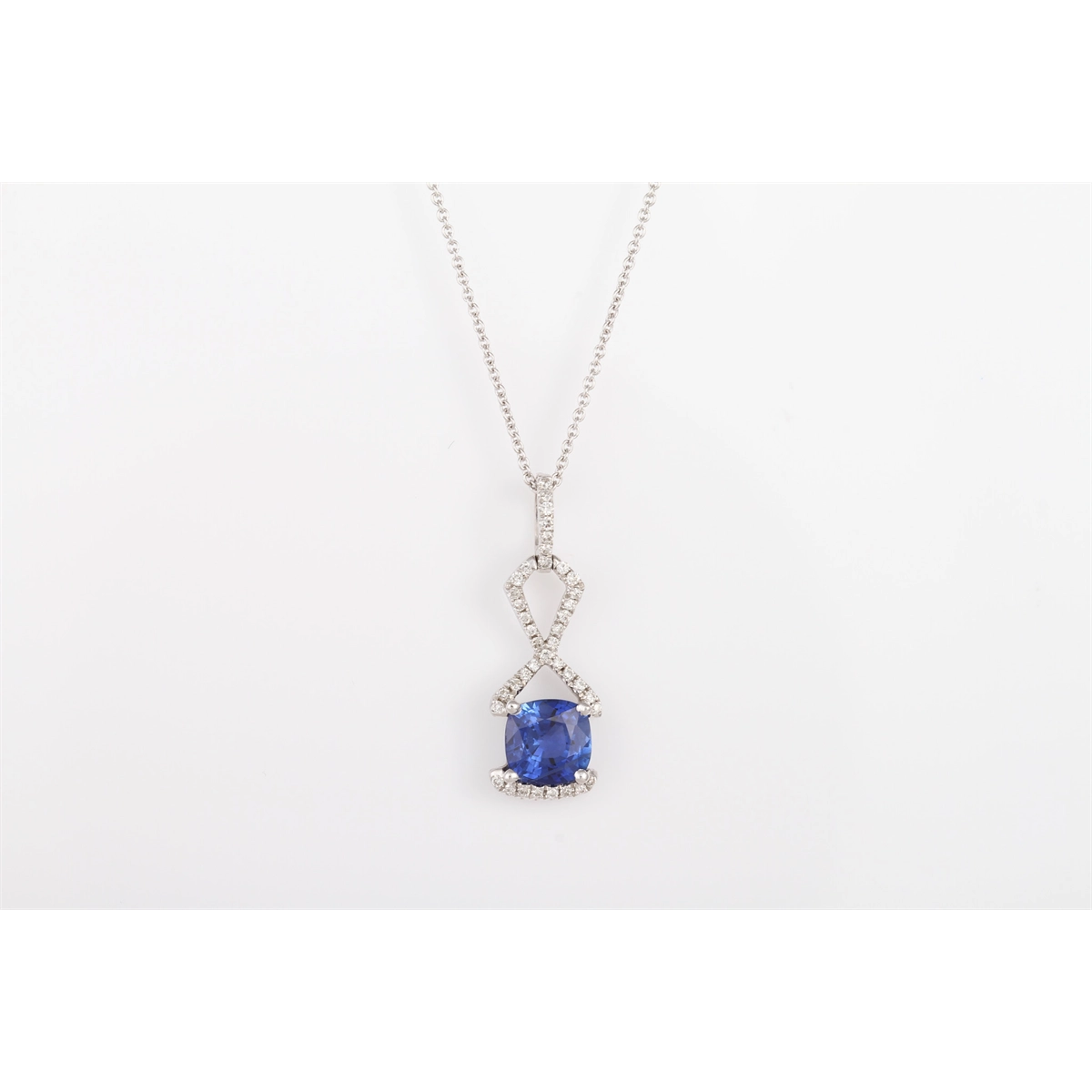 Pendants Pendants in White Gold containing Multi-gemstone, Diamond, Sapphire 372985