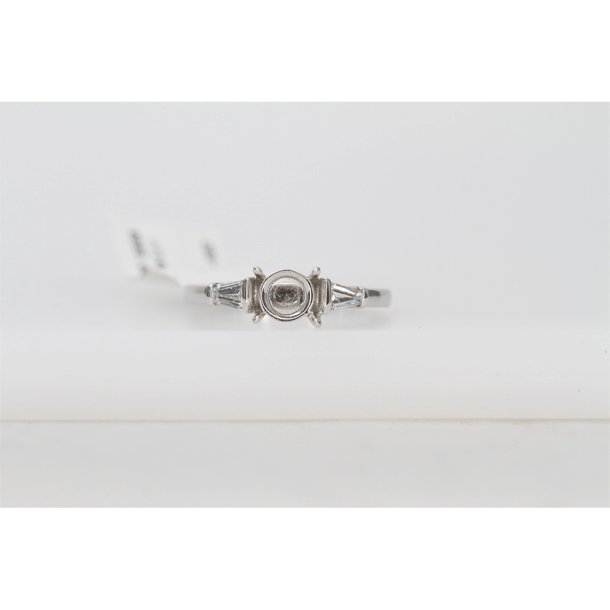 Engagement Collections Engagement Rings in White Gold containing Diamond 396865