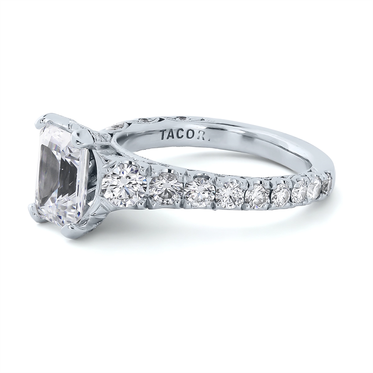 Tacori Engagement Rings in Platinum/Palladium containing Diamond HT 2623 EC 9x7