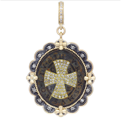Cynthia Ann Pendants in Yellow Gold containing Diamond ECL3541