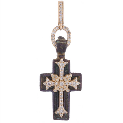 Cynthia Ann Pendants in Yellow Gold containing Diamond ECL3733