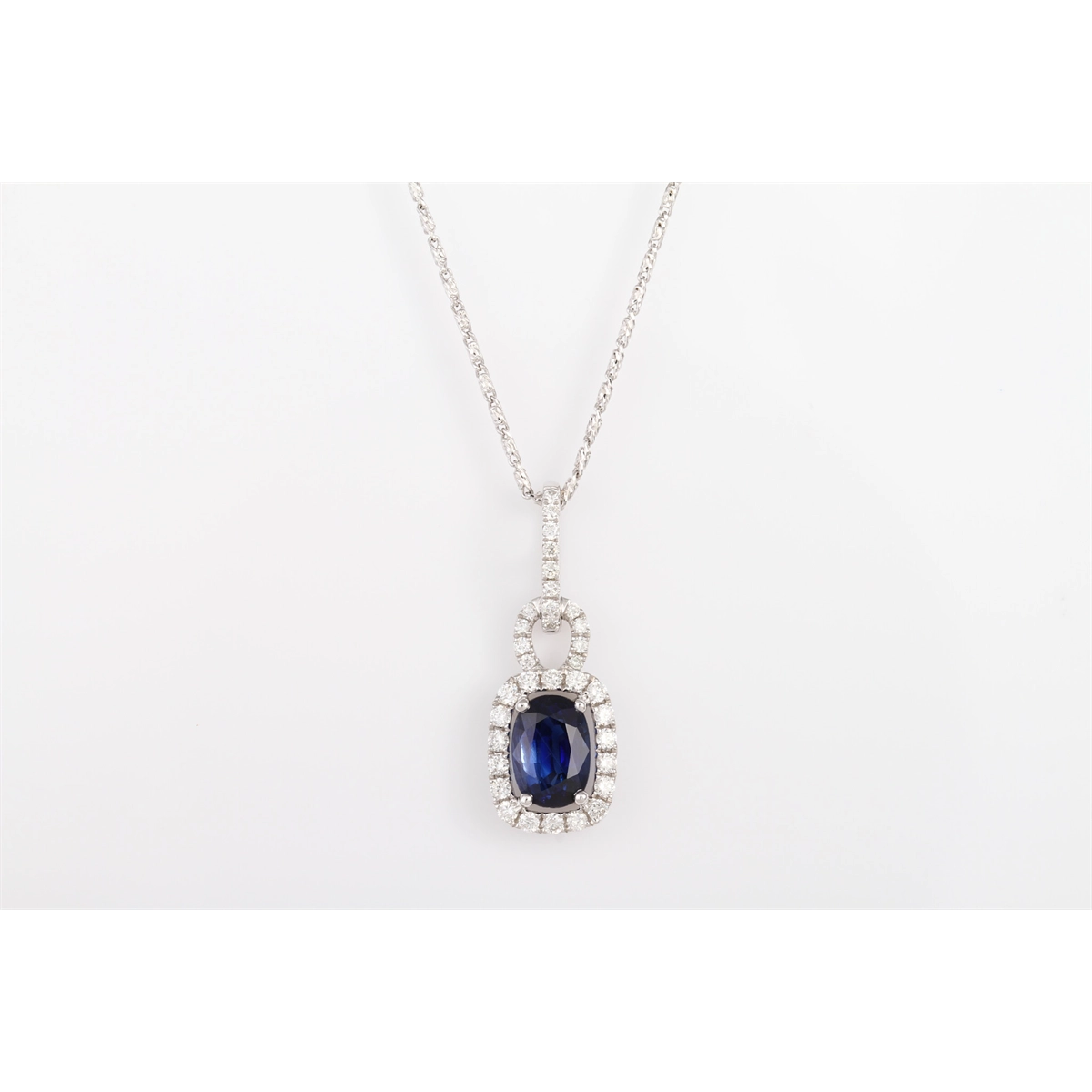 Pendants Pendants in White Gold containing Multi-gemstone, Diamond, Sapphire 433496