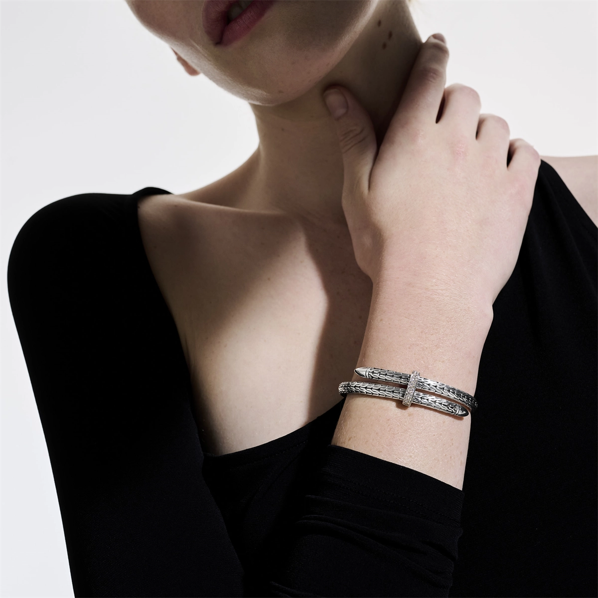 John Hardy Bracelets in Silver containing Diamond CBP9011072DIXM-L