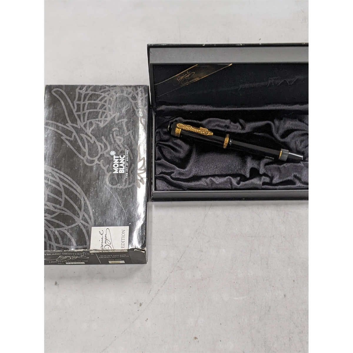 MB Reserve Writing Instruments in Yellow Gold MB28615