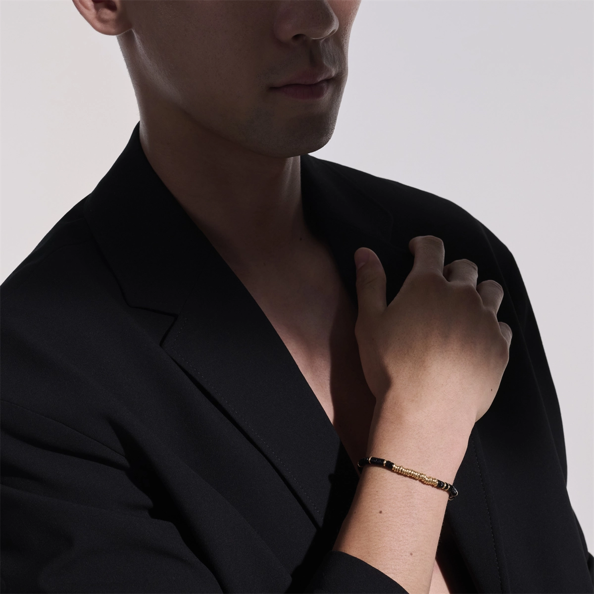 John Hardy Bracelets in Yellow Gold containing Black onyx BUGGS900984BONXUL