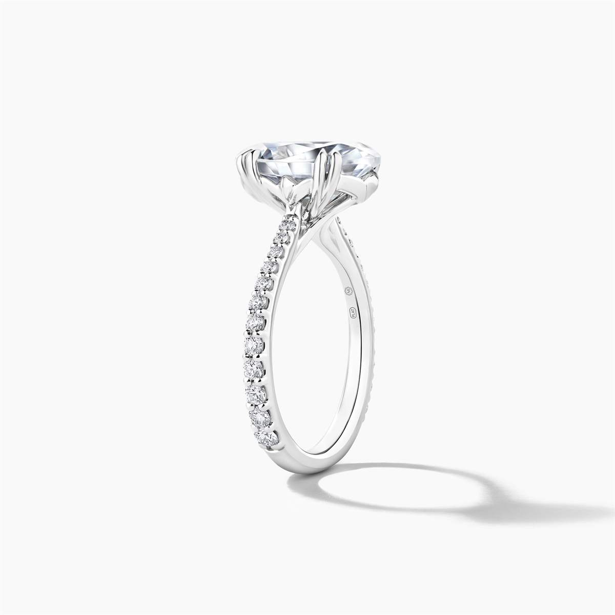 Engagement Collections Engagement Rings in Platinum/Palladium containing Diamond 446130