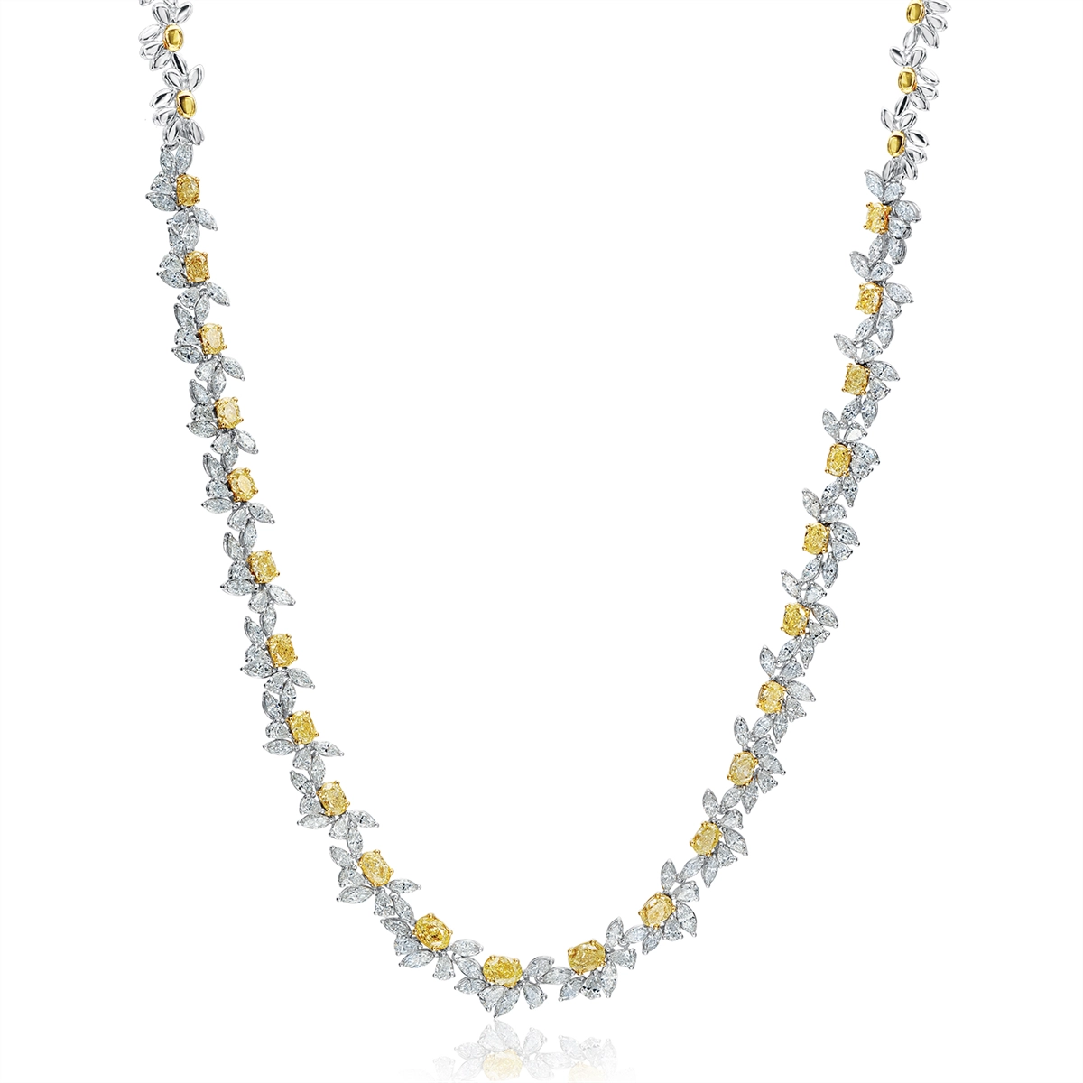 Necklaces Necklaces in Mixed Metals containing Diamond 449800
