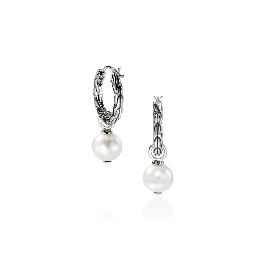 John Hardy Earrings in Silver containing Pearl EB987261
