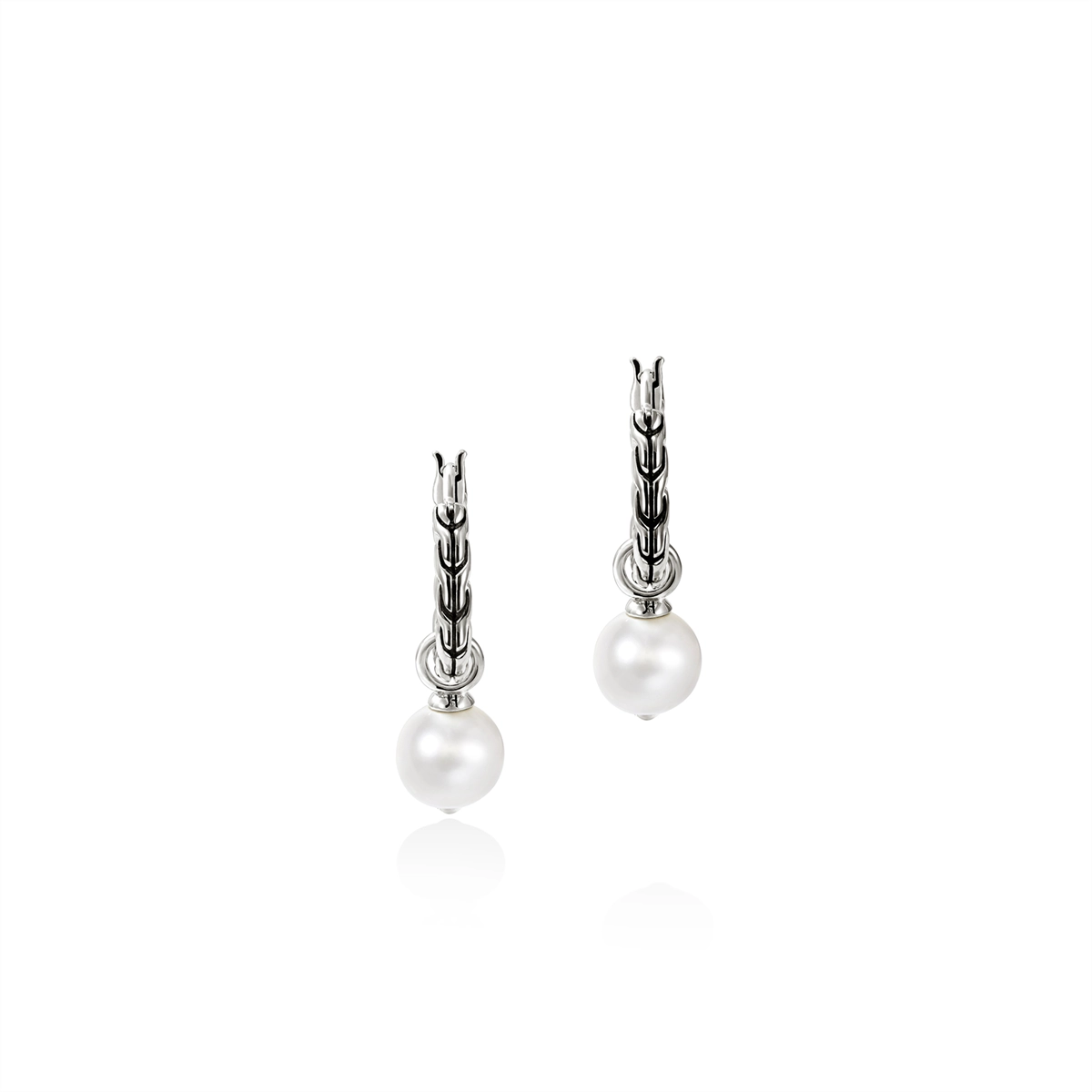 John Hardy Earrings in Silver containing Pearl EB987261
