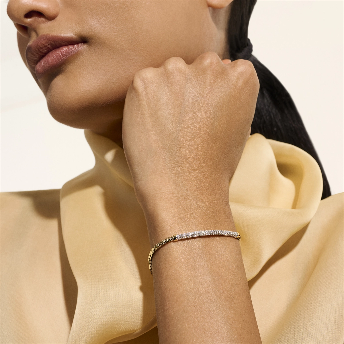 John Hardy Bracelets in Yellow Gold containing Diamond BUGGX987082DIXUM