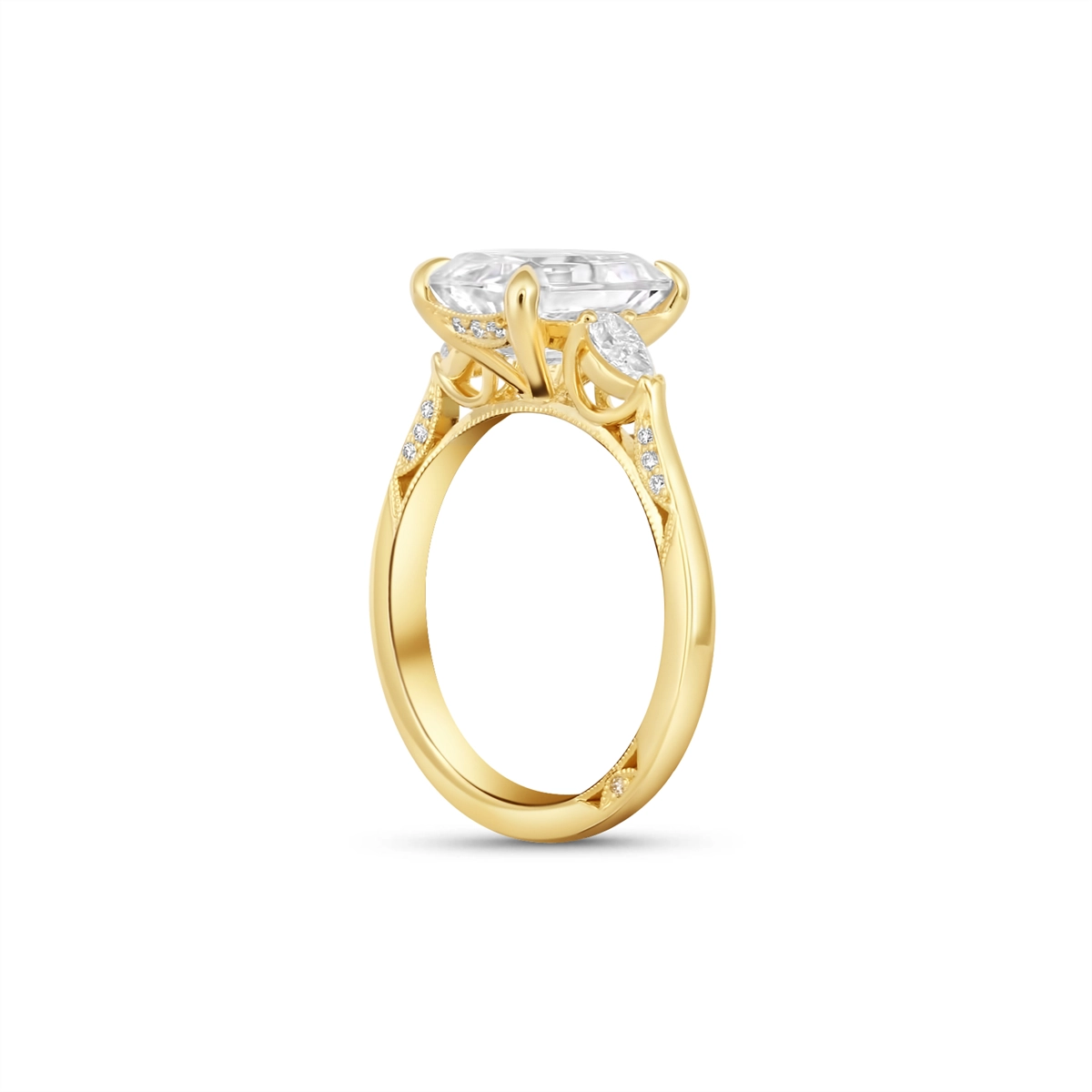 Tacori Engagement Rings in Yellow Gold containing Diamond 2668 EC 10X7 Y