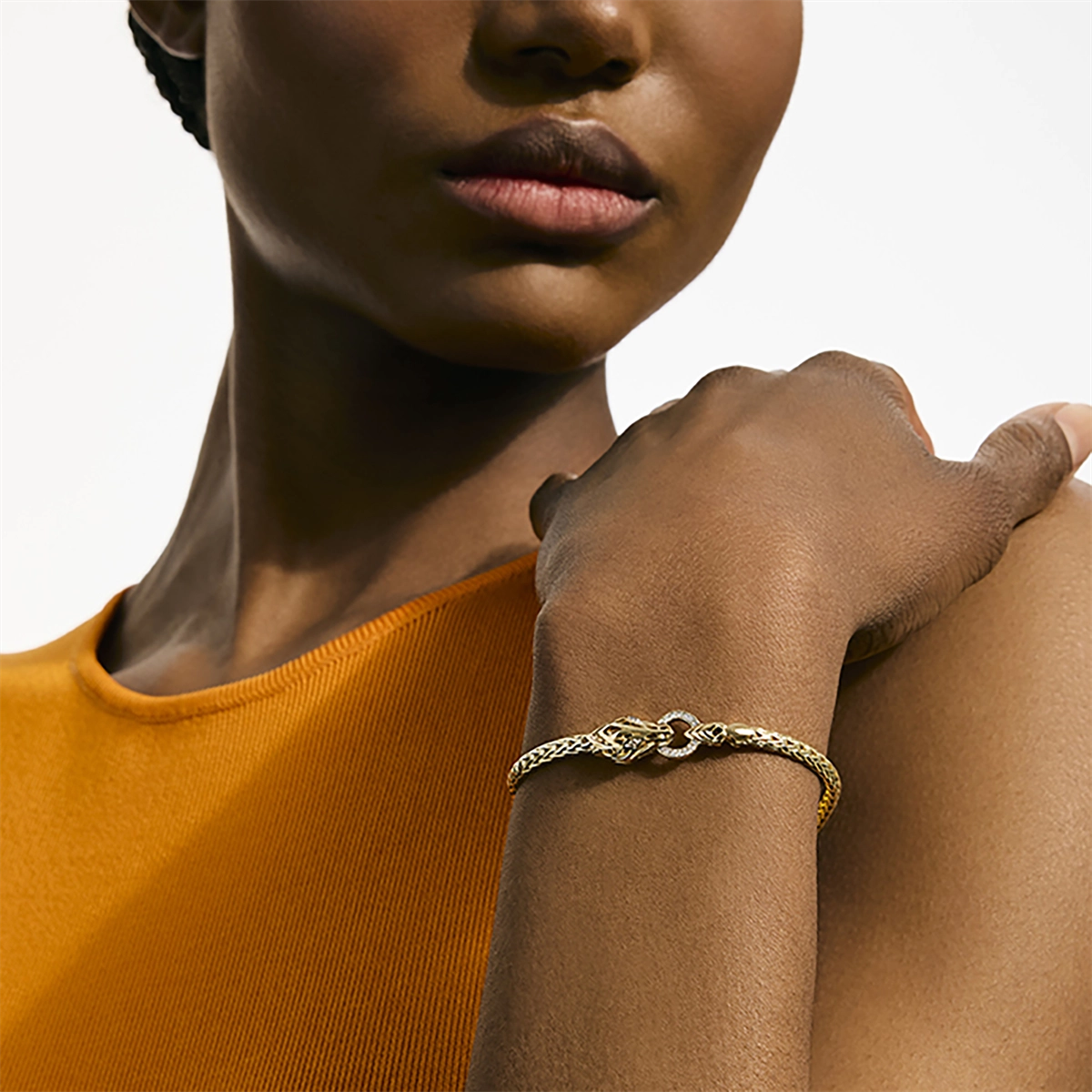 John Hardy Bracelets in Yellow Gold containing Diamond BUGGX603752DIXUM